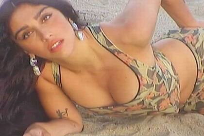 Lola se mostró muy similar a su madre en el video Cherish, de 1989. Fuente: MIAOU