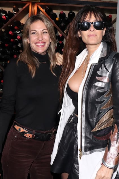 Lola y Concepción son amigas desde hace muchísimos años, por eso no dudaron en posar juntas