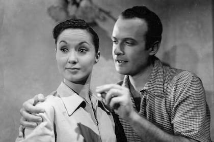 Lolita Torres con Ricardo Passano, en La niña de fuego