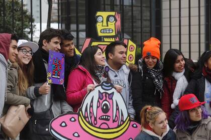 Algunos están desde el sábado haciendo cola para sacar entradas