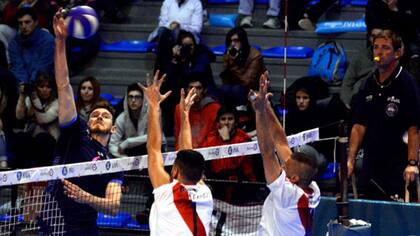 Lomas derrotóa a River con gran actuación de Poglajen