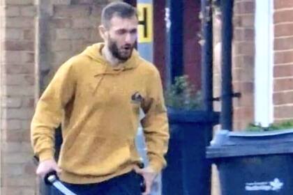 Londres: armado con una espada, un hombre atacó a varias personas en la calle