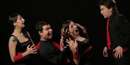 López asegura que sigue “enamorada” de la improvisación. Esa forma de entender el humor marcó una parte importante de su carrera: durante una década integró Improcrash junto a Paula Farías, Rodrigo Bello y Luciano Barreda, un grupo nacido a mediados de los 2000 que construía sus espectáculos en vivo a partir de consignas del público
