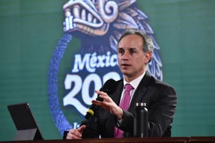 López-Gatell descarta aumentar restricciones a la entrada de viajeros en México por considerar que su contribución al aumento de casos es "francamente pequeña"