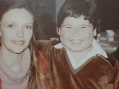 López junto a la doctora María del Rosario Brunet, en ese entonces residente del Cemic, quien él recuerda con especial cariño.