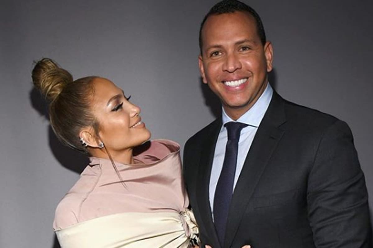 Lopez y Rodriguez disfrutaron de una salida romántica pero, al retirarse, su chofer golpeó con su camioneta a un paparazzi y ni siquiera se detuvieron a verificar si se encontraba bien