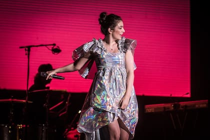 Lorde cerró la noche con "Green Light", el hit más fuerte de la jornada