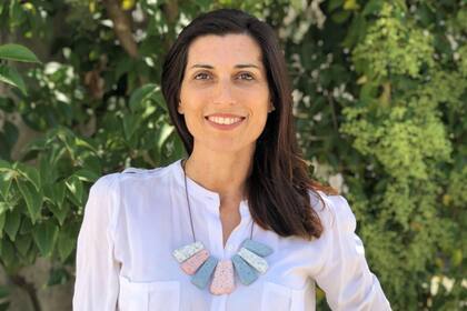 Lorena Nuñez: "Las mujeres que empleamos están habituadas a trabajar por hora y son generalmente la tercera generación dentro de sus familias, abuelas jóvenes de 40 y pico de años que cuidan nietos en su casa"