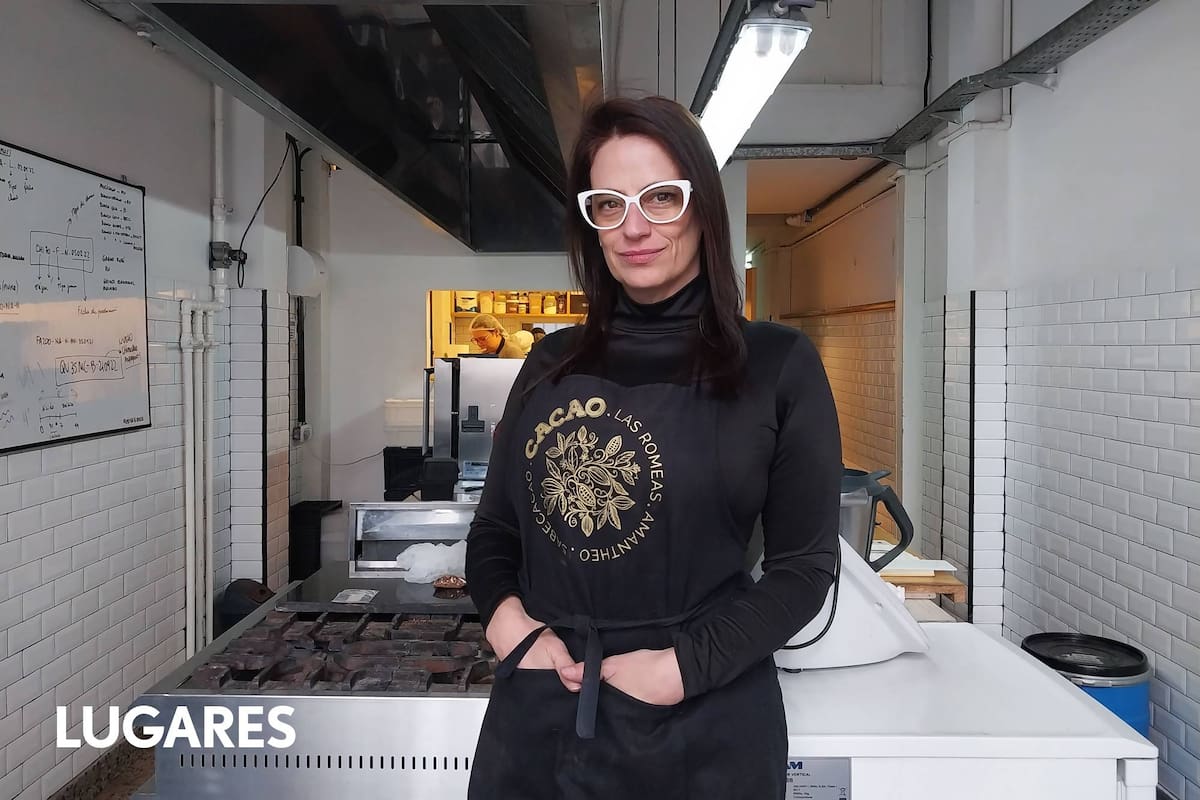 Lorena Galasso en su fábrica-laboratorio de chocolate.