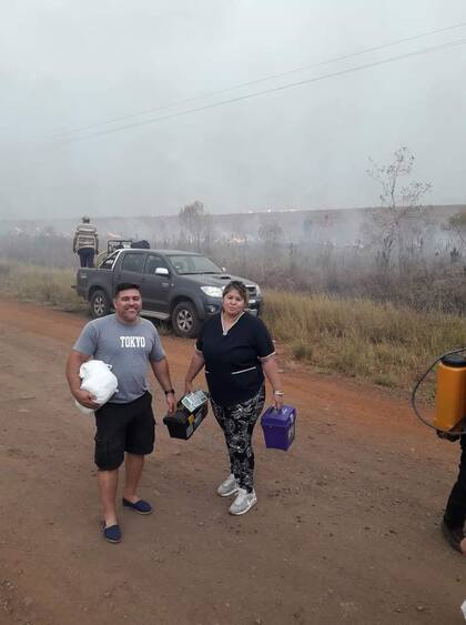 Lorena Techeira es parte de la Red de Veterinarios en Catástrofes y, anteayer, recorrió el Paraje Urrutia, en Corrientes, una vez controlado el fuego