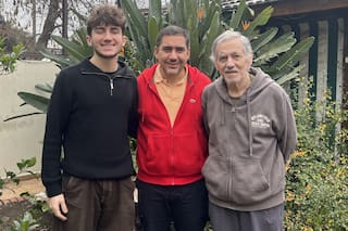 Encontró el programa que hace 40 años creó su abuelo y mejoró su padre, y lo reconstruyó para que siga en uso
