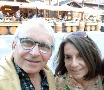 Lorenzo junto a Anita, en Villa General Belgrano.