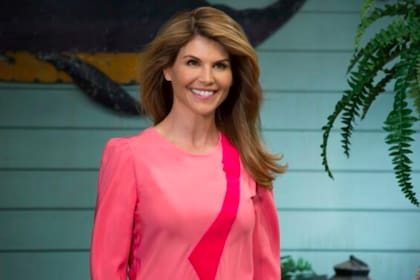 Lori Laughlin gozó de una enorme popularidad en la década de los 90, luego cayó end esgracia tras quedar involucrada en una estafa millonaria