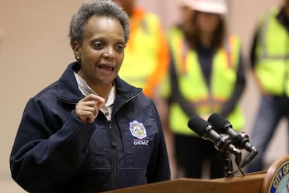 Lori Lightfoot, alcaldesa de Chicago, dijo quedarse "sin aliento" al ver las cifras de afroamericanos afectados por el covid-19 en su ciudad.