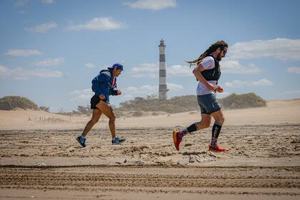 Los 100 km sobre la arena, a pocos metros del mar