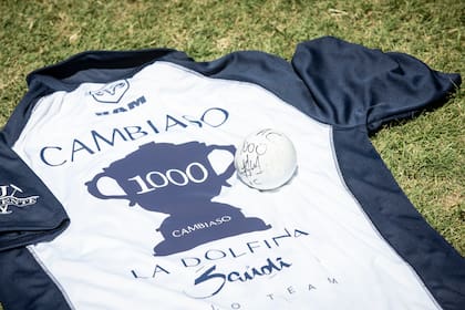 Un símbolo: la camiseta especial que hizo La Dolfina por el gol número 1000 en la trayectoria de Adolfo Cambiaso en el Argentino Abierto, que el delantero consiguió en su 28ª participación.