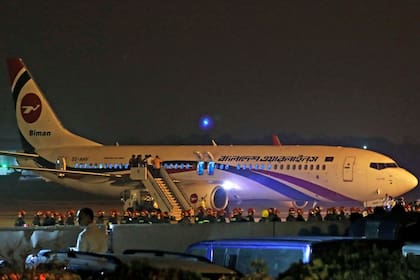 Los 142 pasajeros pudieron abandonar la aeronave sin problemas