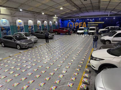 Los 2200 álbumes de figuritas secuestrados, ingresados ilegalmente a la Argentina