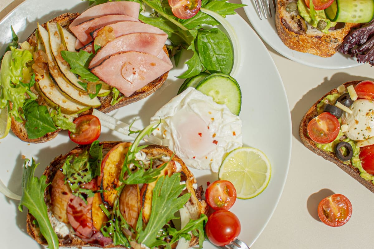 Los 5 alimentos que debes consumir a diario para mejorar tu salud