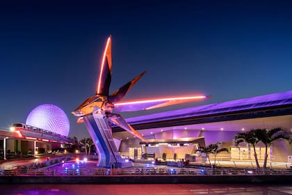 El primer full-size Starblaster nunca antes construido se encuentra fuera de Guardians of the Galaxy: Cosmic Rewind, en el EPCOT de Walt Disney World Resort en Lake Buena Vista, Fla. (Kent Phillips, photographer) (Kent Phillips)