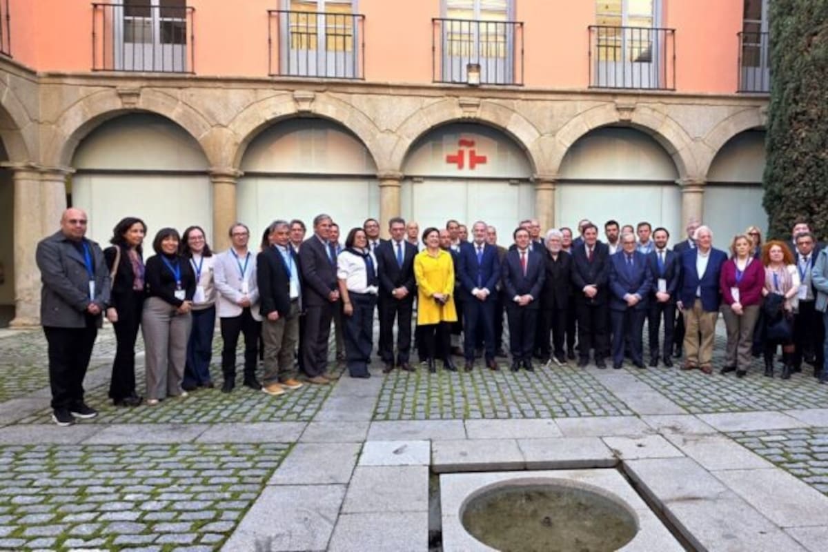 Los 50 periodistas y editores de medios de comunicación de América Latina y de la Unión Europea que participaron del encuentro