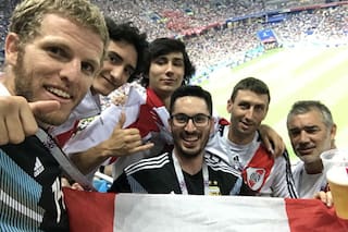 El partido que no fue: miles de argentinos y peruanos en Croacia vs. Dinamarca