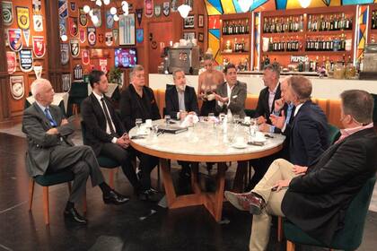 Los abogados de Diego Maradona y Claudia Villafañe debatieron sobre la paternidad del Diez en la mesa encabezada por Mariano Iúdica