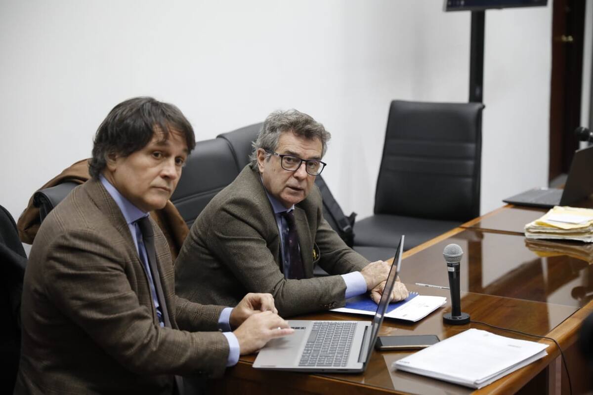 Los abogados Sebastián Maison y Gustavo Hechem, representantes de Carlos Carrascosa y María Laura García Belsunce, esposo y hermana de la víctima