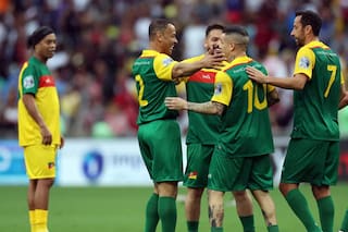 Los golazos de D’Alessandro y Cafú, la volea de Amaral y el show de Ronaldinho en un partido benéfico en el Maracaná