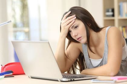 Los abusos en internet contra mujeres continúan en aumento.