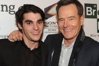 La emotiva despedida de Bryan Cranston a RJ Mitte, su hijo en la serie Breaking Bad