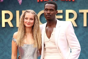 Los actores Hannah Dodd (Francesca Bridgerton) y Victor Alli (John Stirling) y un romance que pasó de la pantalla a la vida real