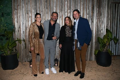 Los actores Marcelo De Bellis y Sol Estevanez, junto a Marisol Grasso y "Nito" Uranga