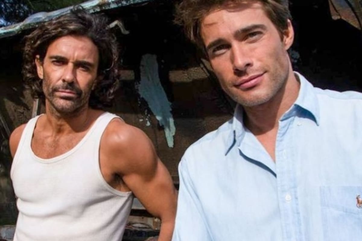 Los actores subieron una imagen del rodaje del film Humo bajo el agua que cuenta la historia de amor de dos amigos de la infancia que deben mantener su relación en secreto