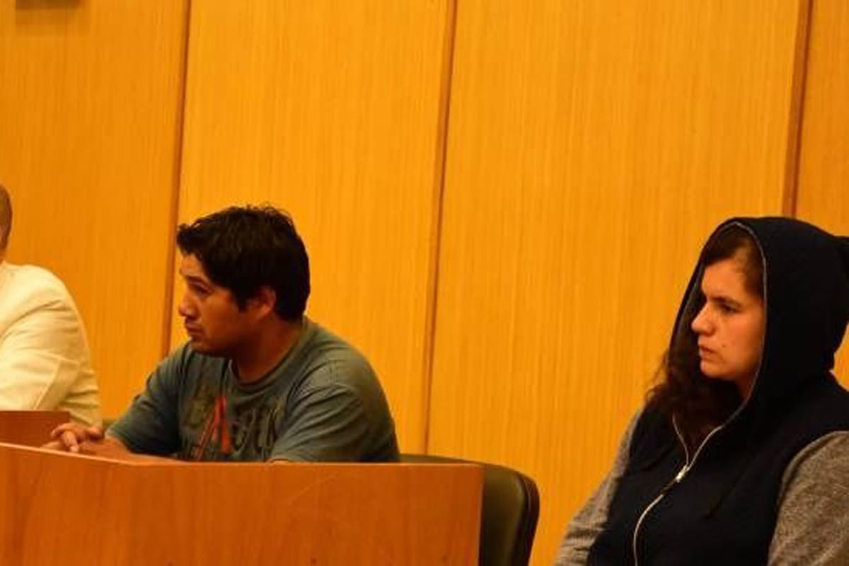 Los acusados por el hecho son el padrastro y la madre de la menor