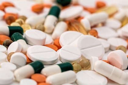 Los adultos mayores de 65 años tienen el mayor índice de prescripción de antibióticos (imagen ilustrativa)
