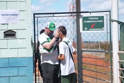 Los adultos no pudieron ingresar a los partidos de fútbol de las divisiones juveniles por el mal comportamiento y fue reflejado en un cortometraje de la Federación Paulista