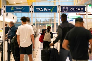 La FAA busca trabajadores para aeropuertos de Estados Unidos: cuál es el salario que ofrece