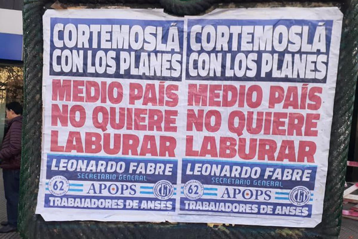 Los afiches de APOPS