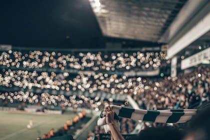 Los aficionados no podrán quitarse prendas de ropa para mostrar partes del cuerpo en los estadios