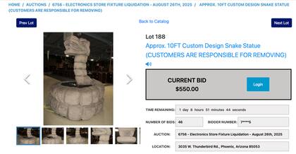 Los aficionados pueden comprar una estatua de serpiente personalizada de 3 metros con un precio actual de US$550