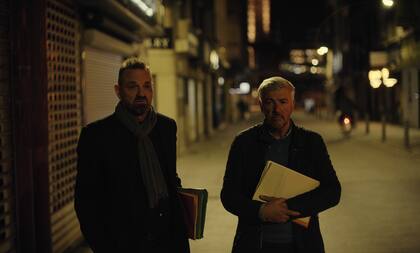 Los agentes Agim De Bruycker y Patrick Peys en el documental "Los diamantes de Amberes, el robo del siglo"
