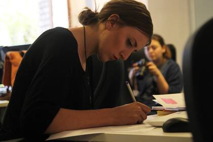 Los agentes de créditos tienen que demostrar su experiencia en el mercado financiero