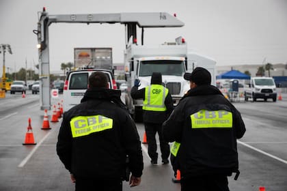 Los agentes de la CBP revisaron el vagón de tren con rayos X y decidieron ingresar tras encontrar una manipulación en un sello