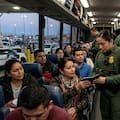 Viajaba en un autobús Greyhound con documentos falsos: lo detuvo la Patrulla Fronteriza de la CBP