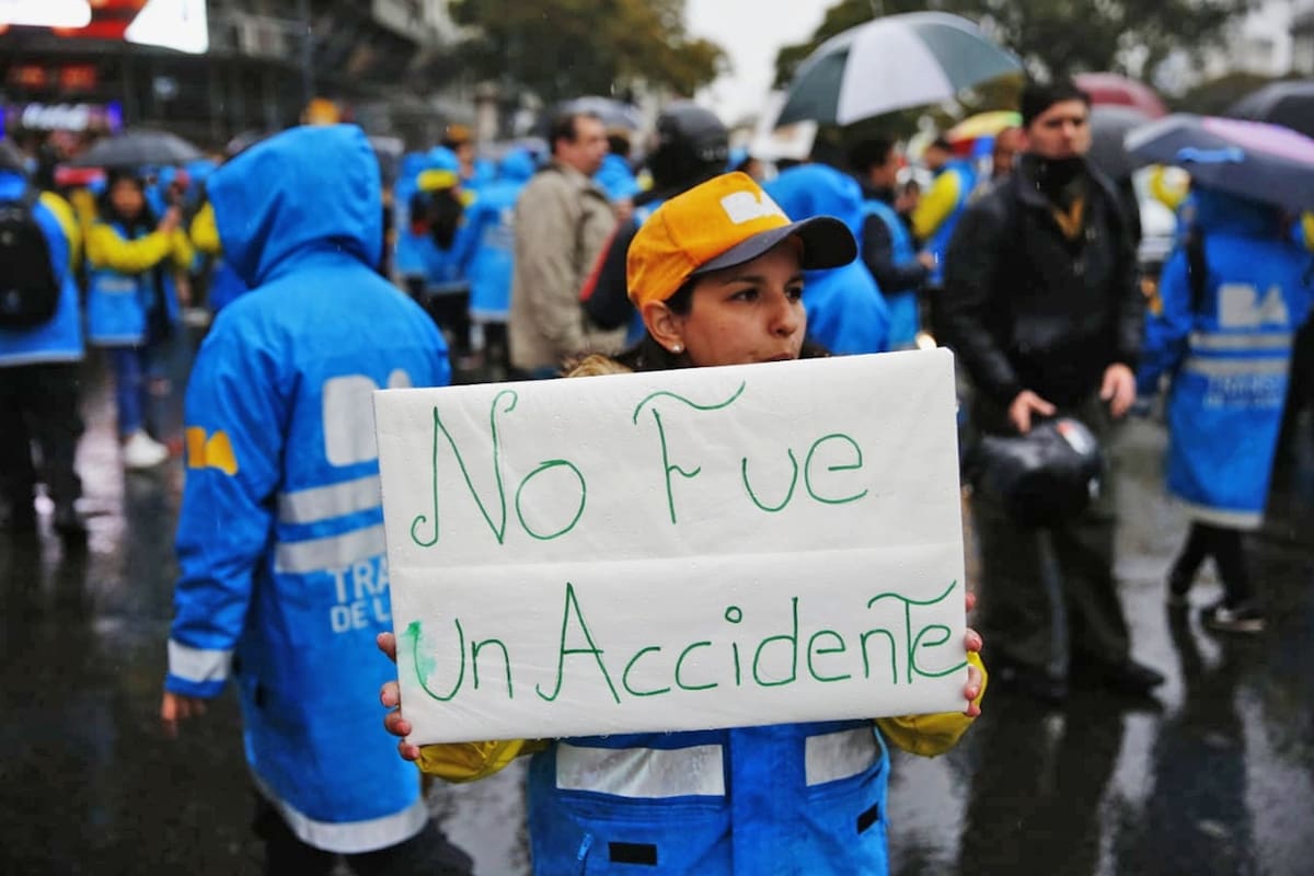 Los agentes de tránsito marchan para pedir justicia por Cinthia Choque y Santiago Siciliano