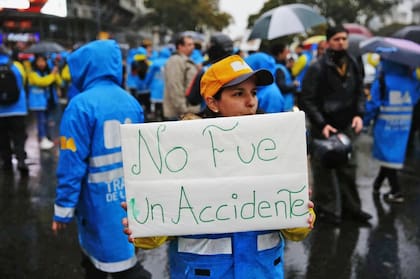 Los agentes de tránsito marchan para pedir justicia por Cinthia Choque y Santiago Siciliano