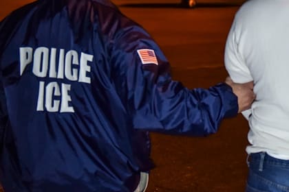 Los agentes del ICE deportaron a 23 migrantes en el segundo día de la operación en Florida
