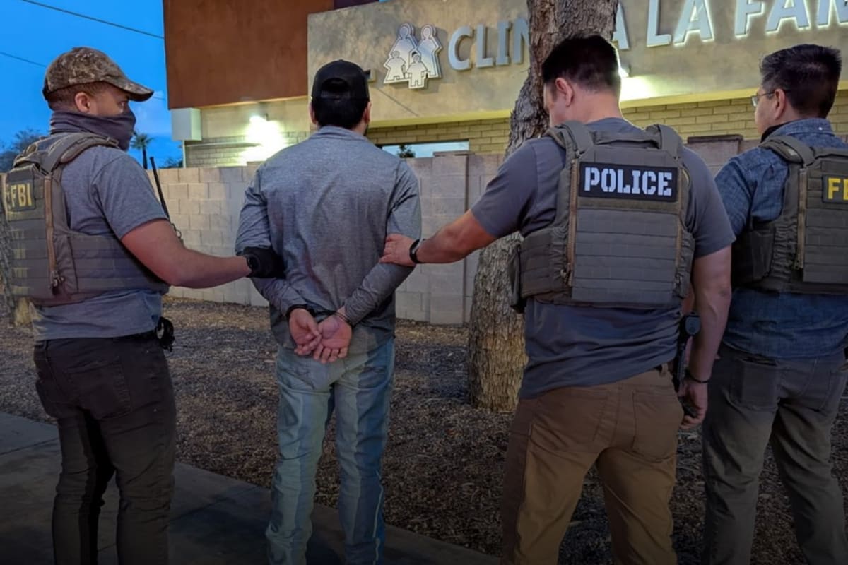 Los agentes del ICE han incrementado sus operativos y redadas en Arizona y otros estados de EE.UU.