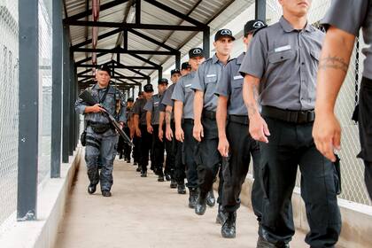 Los agentes para la nueva cárcel donde se alojaran jóvenes de entre 18 y 21 años